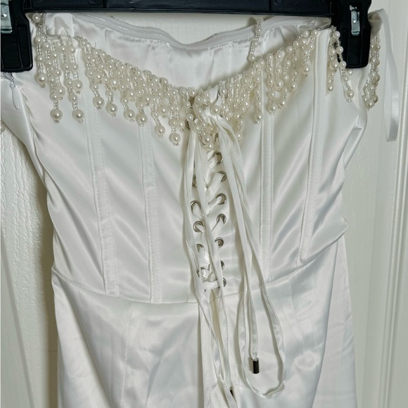 New pearl white satin Strapless Midi Dress size small - Picture 9 of 12